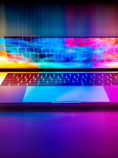 INTERNET & TECHNOLOGY